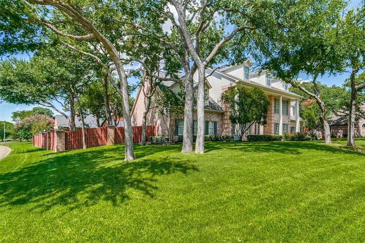 Property Photo:  807 Ridgedale Court  TX 76092 