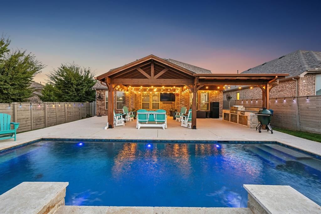 Property Photo: 1800 Harrier Lane TX 76226