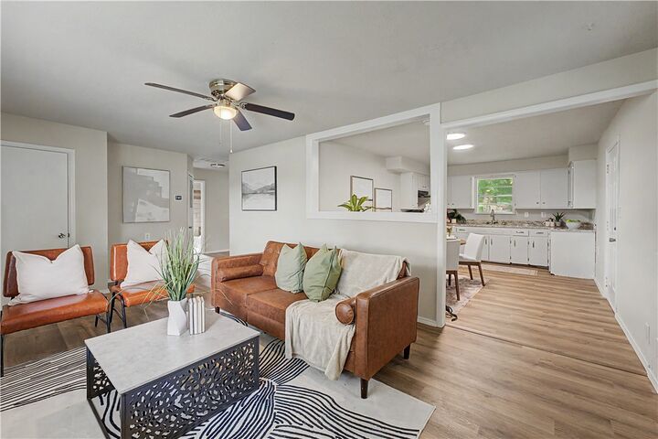 Property Photo:  707 E Sumac Street  AR 72756 