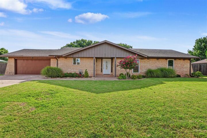 Property Photo: 3525 W Trail Drive OK 73521