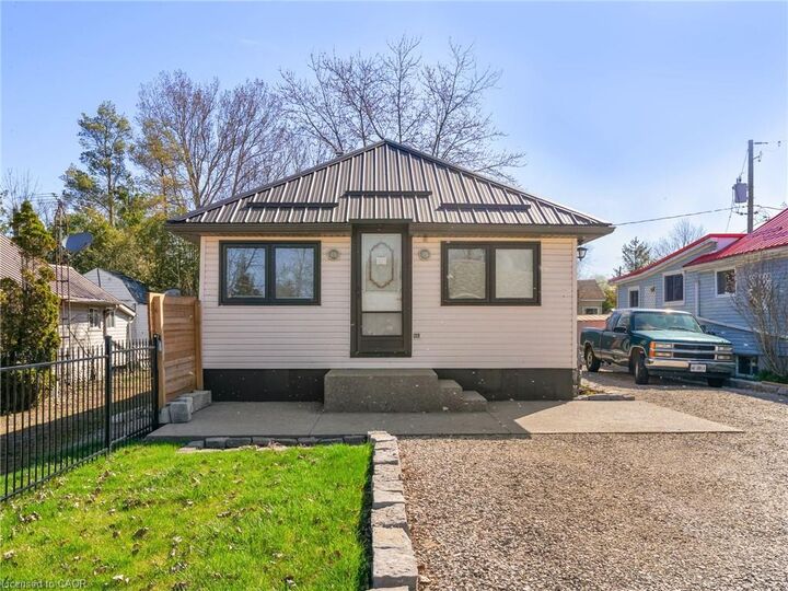 Property Photo: 7 Park Street ON N0A 1L0