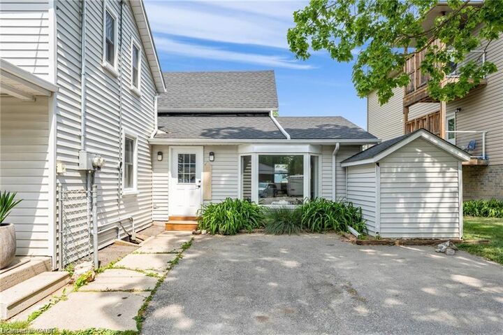 Property Photo:  92 Charles Street Main/A  ON N3A 2N8 
