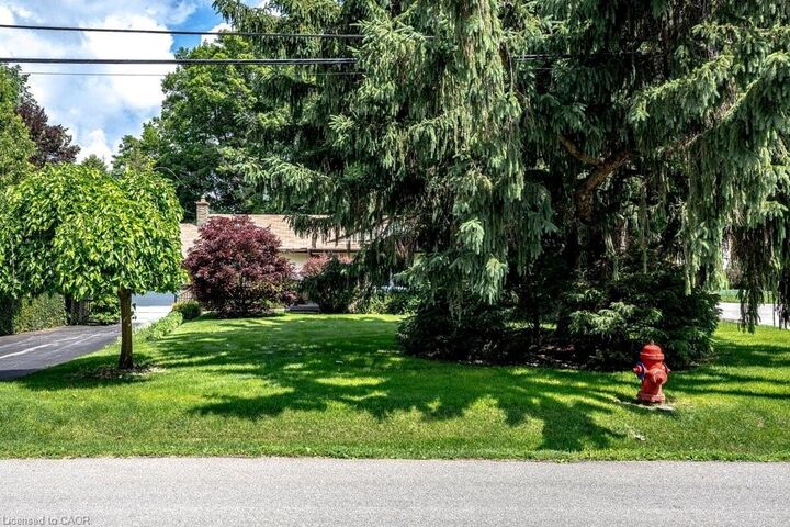 Property Photo:  803 Montgomery Drive  ON L9G 3H6 