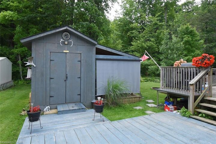 Property Photo: 2490 Governors Road 41 ON L0R 1T0