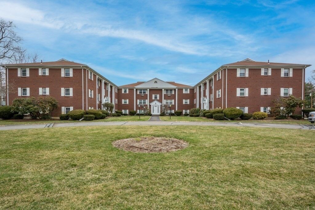 Property Photo: 2 Drummer Rd. 5 D MA 01720