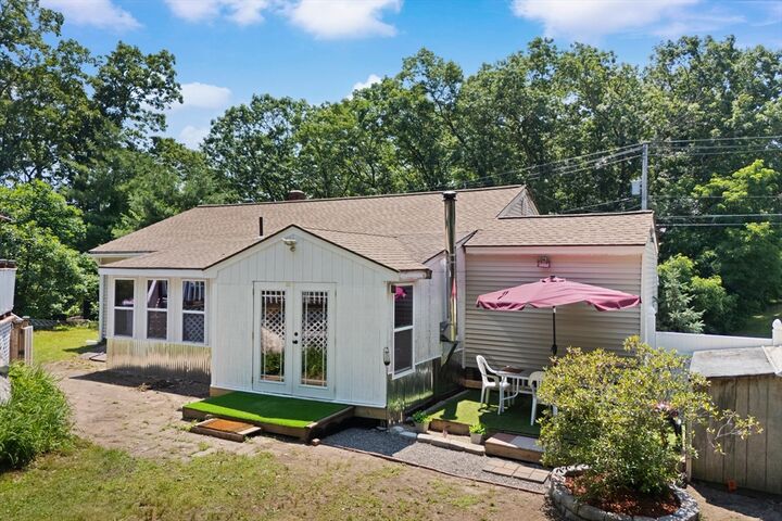 Property Photo: 215 Donohue Rd MA 01826