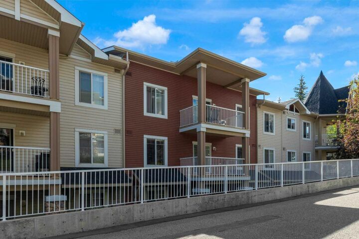 Property Photo:  70 Panamount Drive NW 6213  AB T3K 6G7 