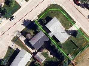 Property Photo: 813 7 A Street AB T0H 1P0