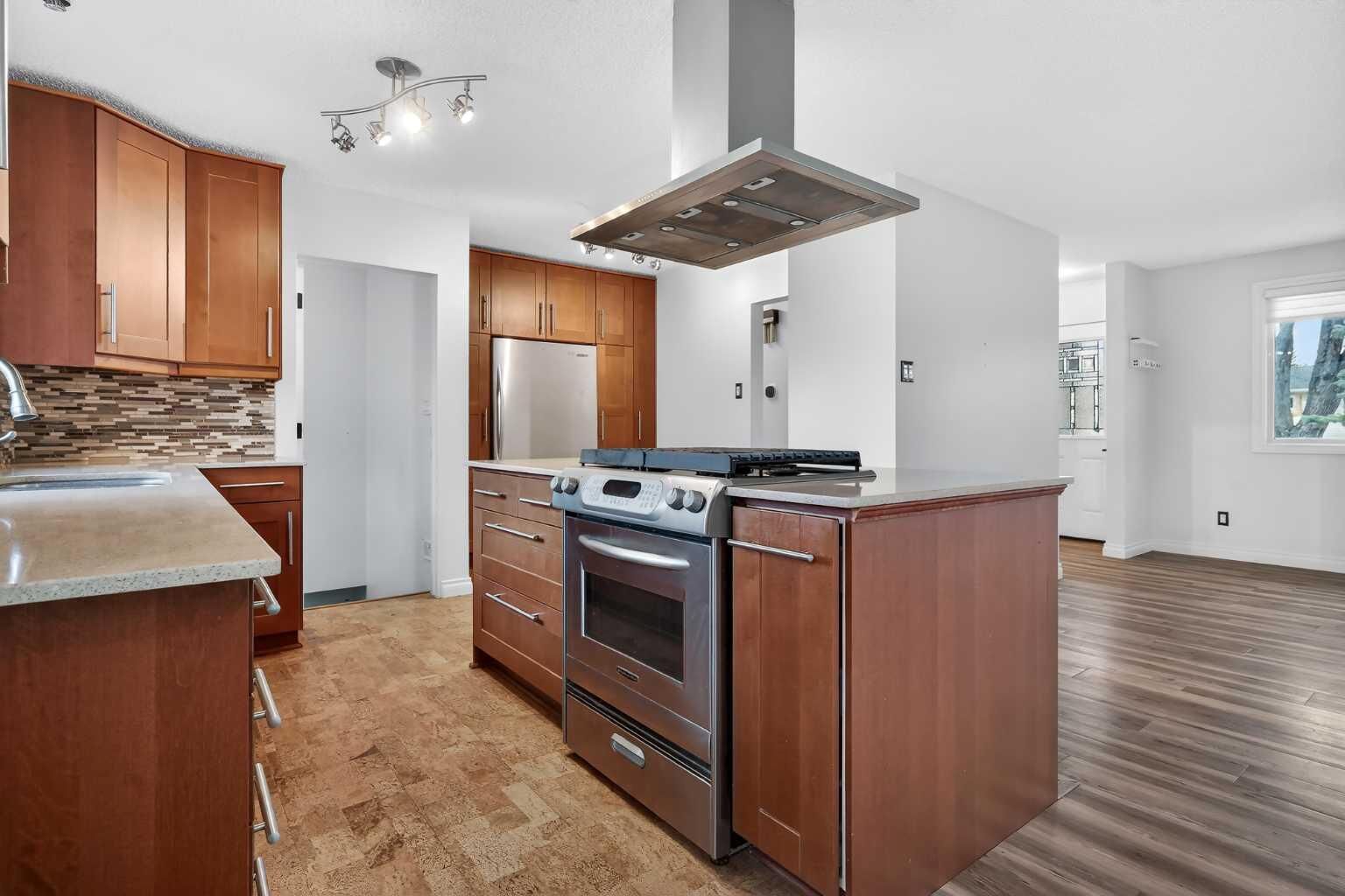 Property Photo: 81 Westminster Drive SW AB T3C 2T2