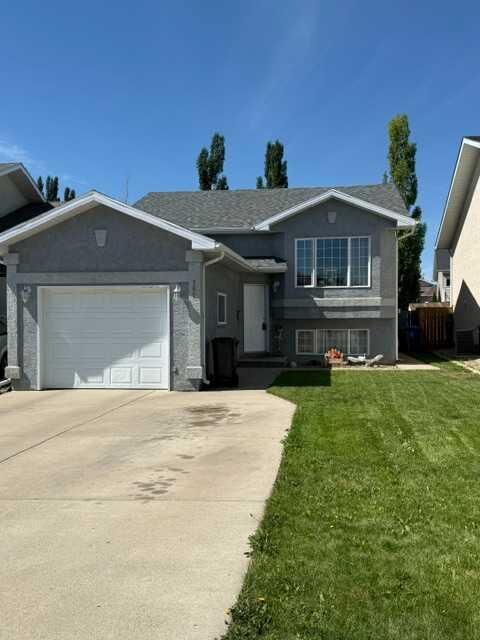 Property Photo:  781 Red Crow Boulevard W  AB T1K 7M4 