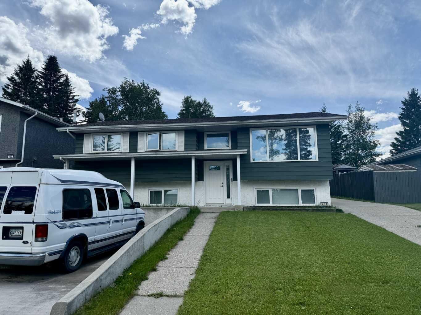 Property Photo: 178 Hansen Drive AB T7V 1J2