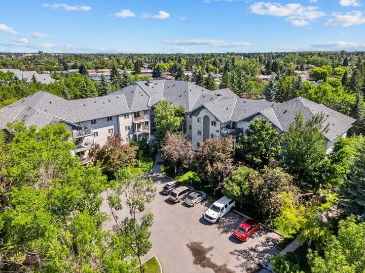 Property Photo: 21 Dover Point SE 416 AB T2B 3K4