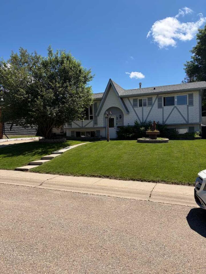 Property Photo: 5144 35 Street E AB T4G 1H3