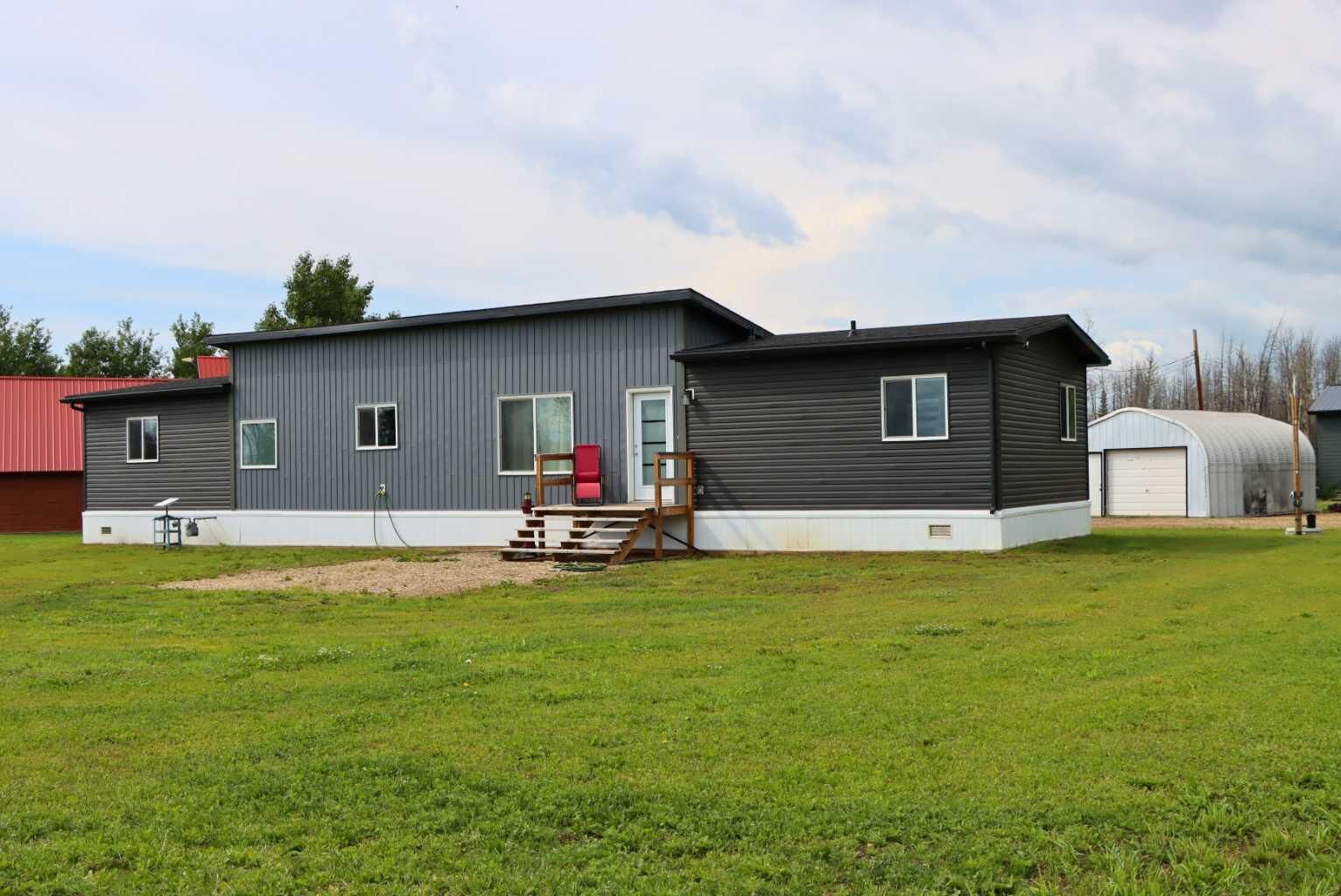 Property Photo:  71127 Range Road 234 111  AB T0H 3N0 