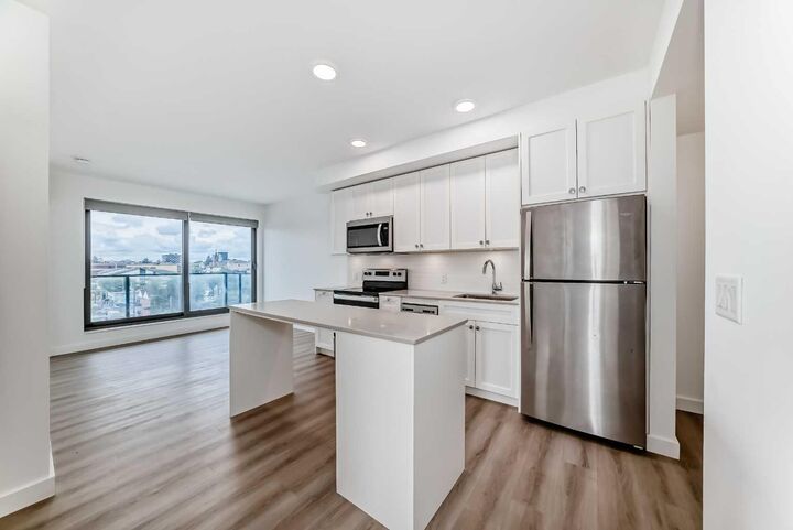123 4 Street NE 502 — photo 1
