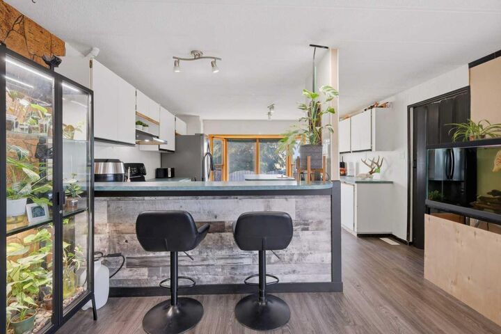 Property Photo: 27 Hearthstone Drive AB T4L 1R2