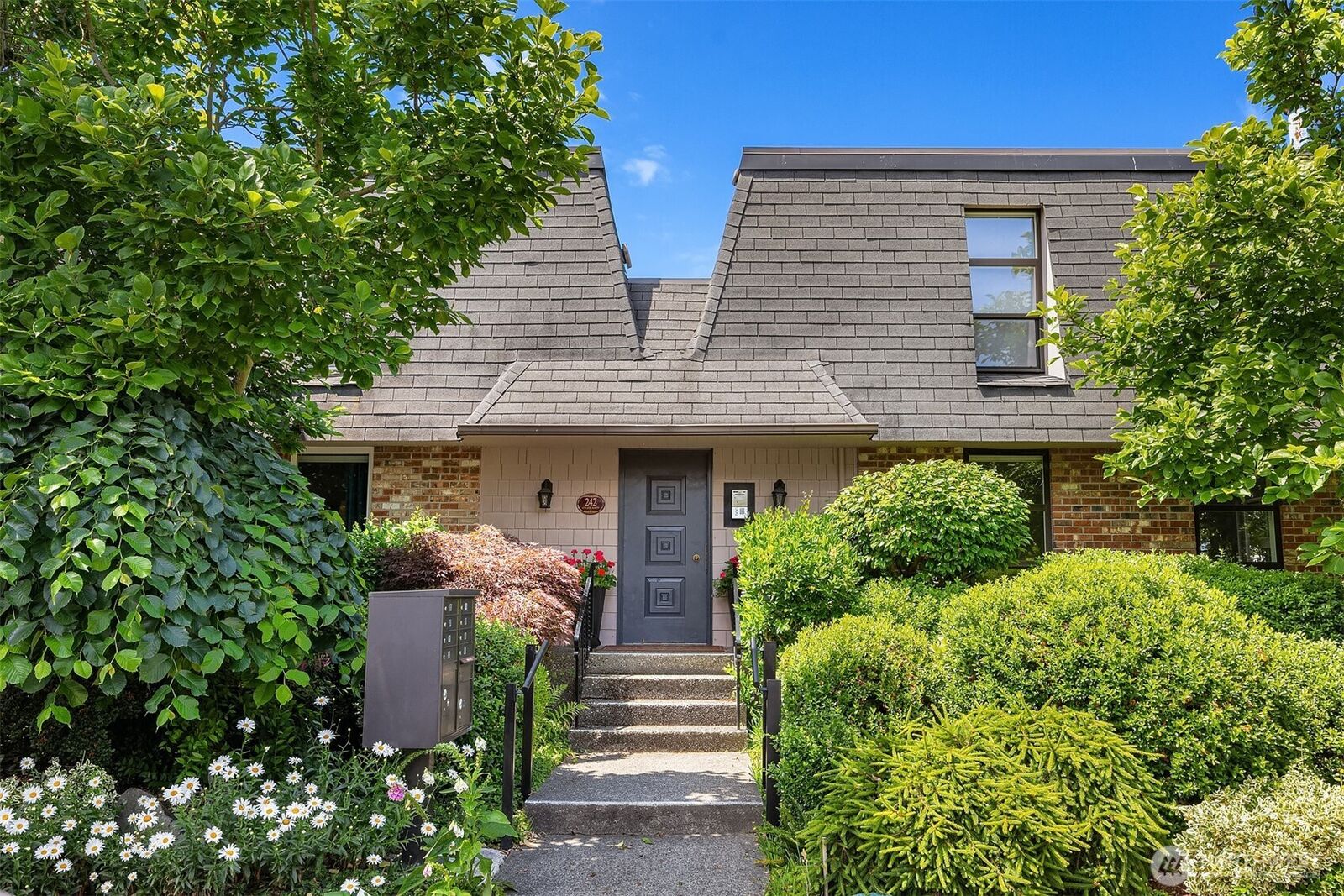 Property Photo: 242 4th Avenue S 1 WA 98020