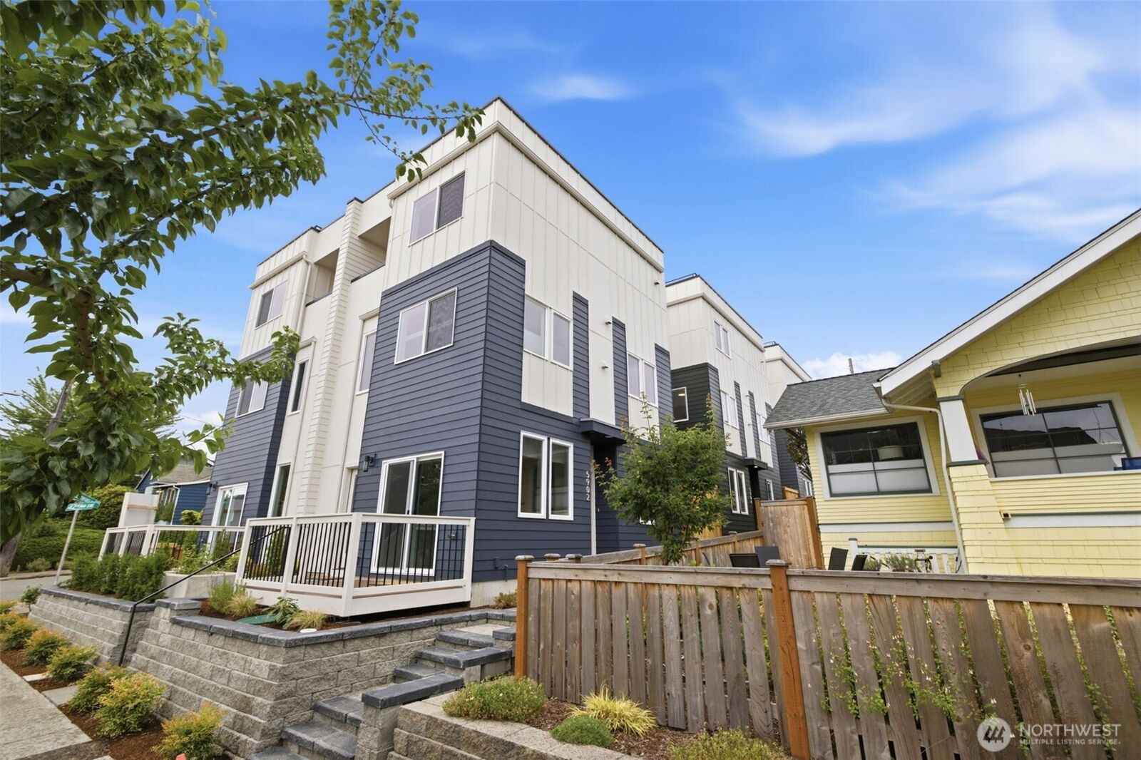 Property Photo:  5904  42nd Avenue SW  WA 98136 