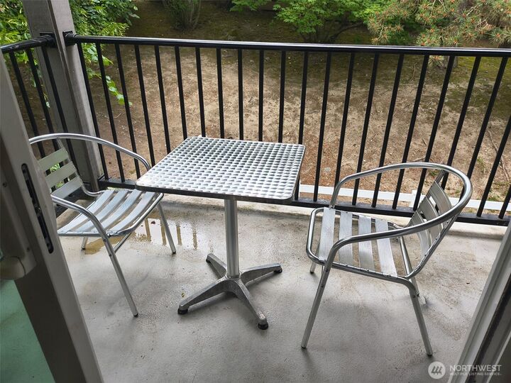 Property Photo: 15415 35th Avenue W E201 WA 98087