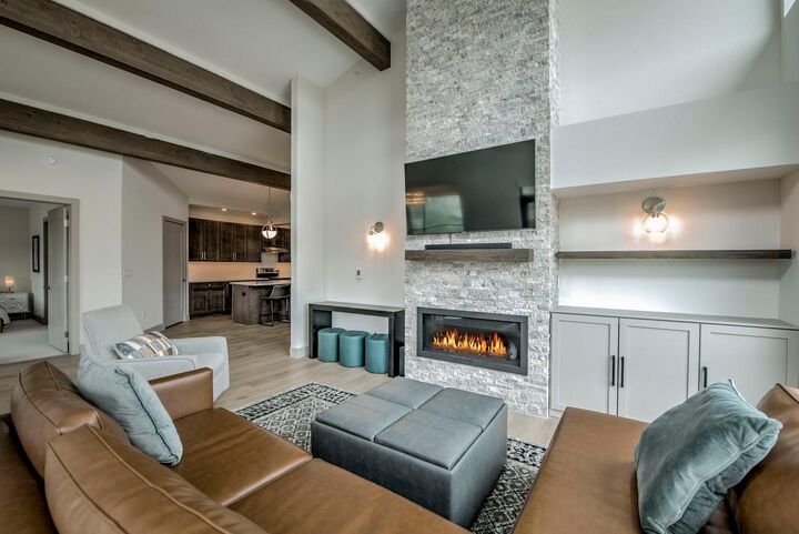 Property Photo:  37 W 4th Street 301E  CO 80498 