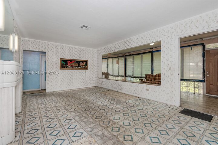 Property Photo: 245 NE 48th St FL 33137