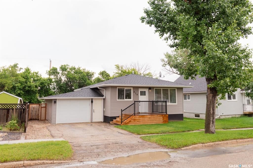 Property Photo:  434 Columbia Avenue  SK S0L 1R0 