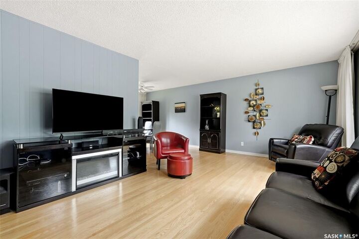 Property Photo:  2305 Parliament Avenue  SK S4S 4G5 