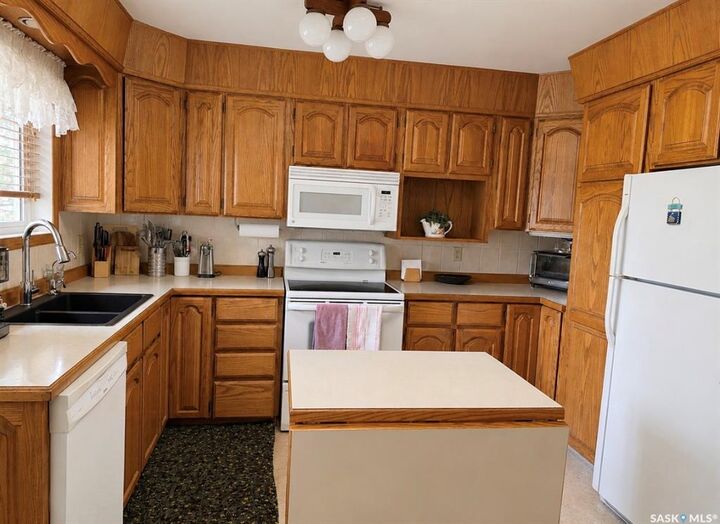 Property Photo: 1010 Granville Avenue SK S0H 0B0