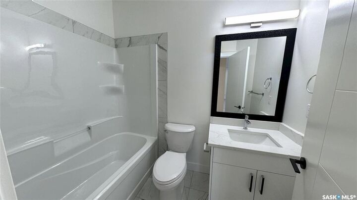 Property Photo: 351 Kinloch Bay SK S7M 5N8