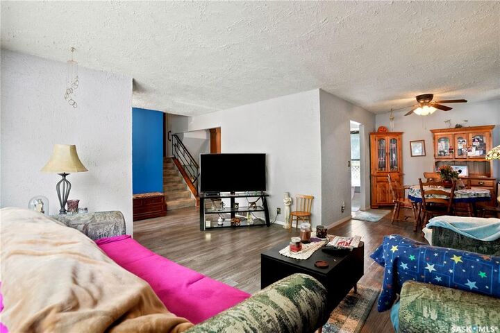 Property Photo:  3815 Hill Avenue  SK S4S 0X4 