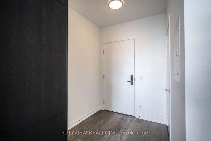 Property Photo: 285 Dufferin Street 1121 ON M6K 1Z7