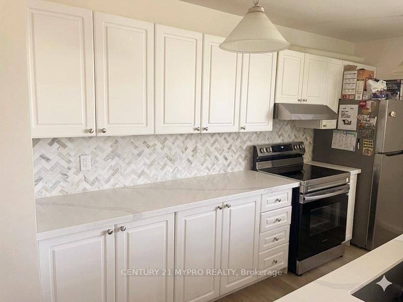 Property Photo: 242 Sheppard Avenue W Unit 1 ON M2N 1N3