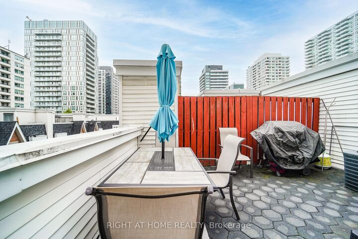 Property Photo:  108 Redpath Avenue 22  ON M4S 2J7 