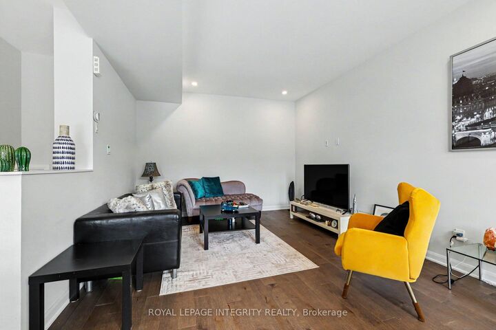 Property Photo:  906 Lixnaw Court  ON K2J 6Y3 
