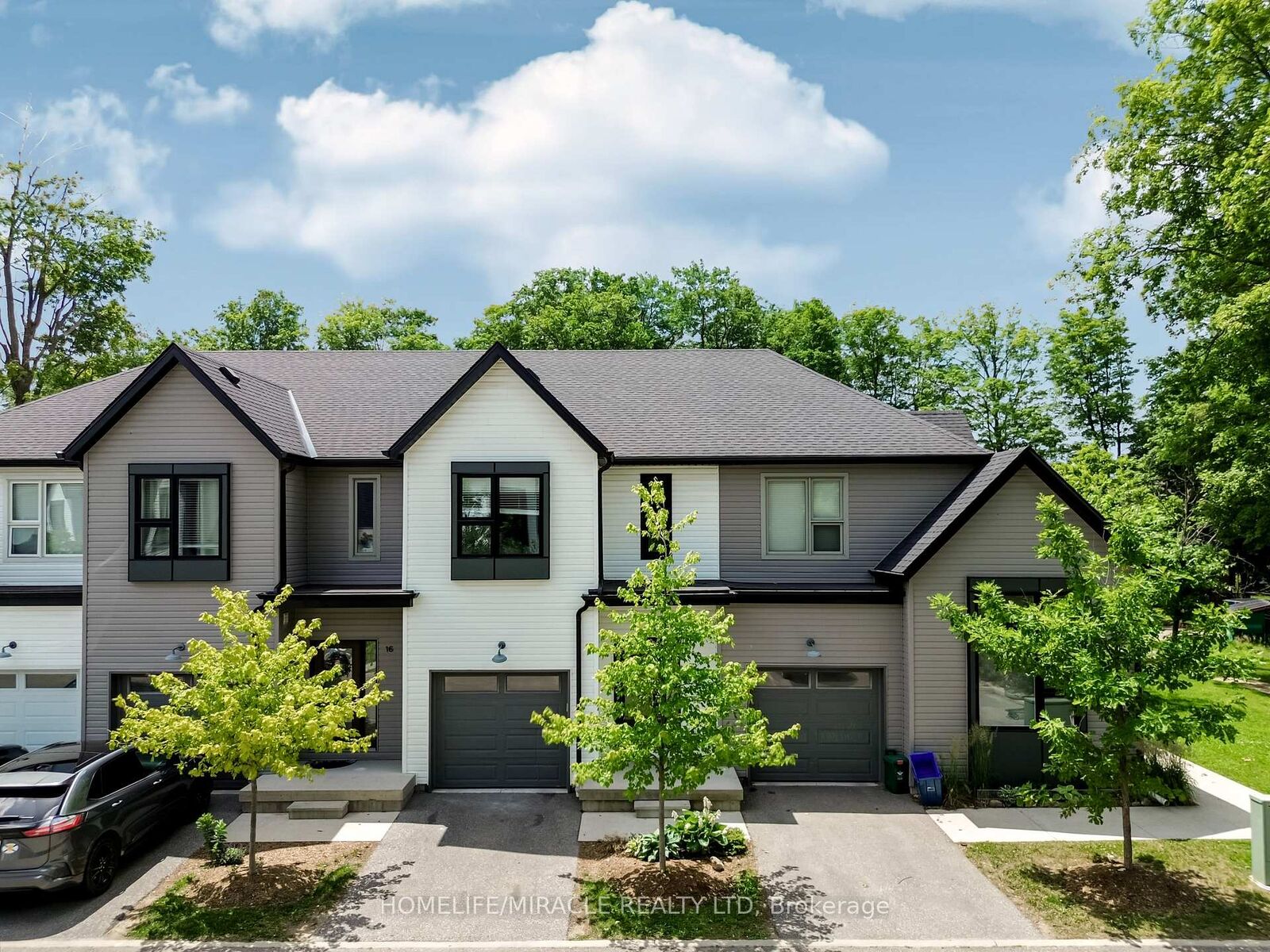 Property Photo: 110 Fergus Avenue Unit 17 ON N2A 2H2