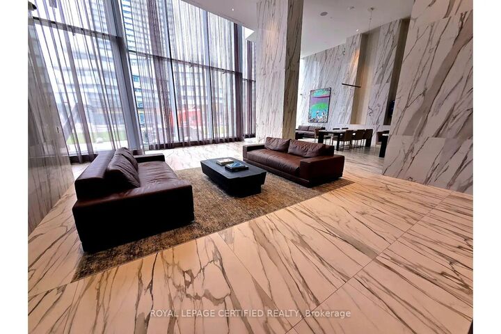 Photo de la propriété:  448 Burnhamthorpe Road W 5011  ON L5B 0R4 