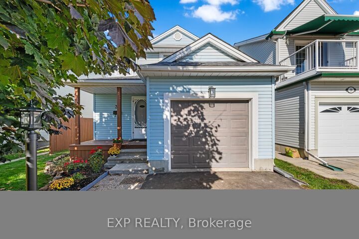 32 Peacock Crescent — photo 1