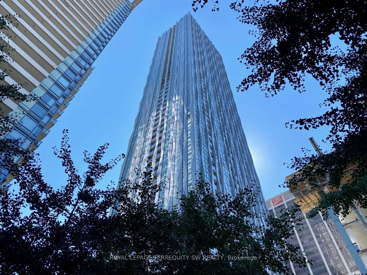 Photo de la propriété: 1 Yorkville Avenue 1003 ON M4W 0B1