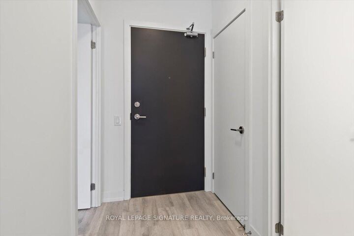 Property Photo:  7 Golden Lion Heights N435  ON M2M 0C1 