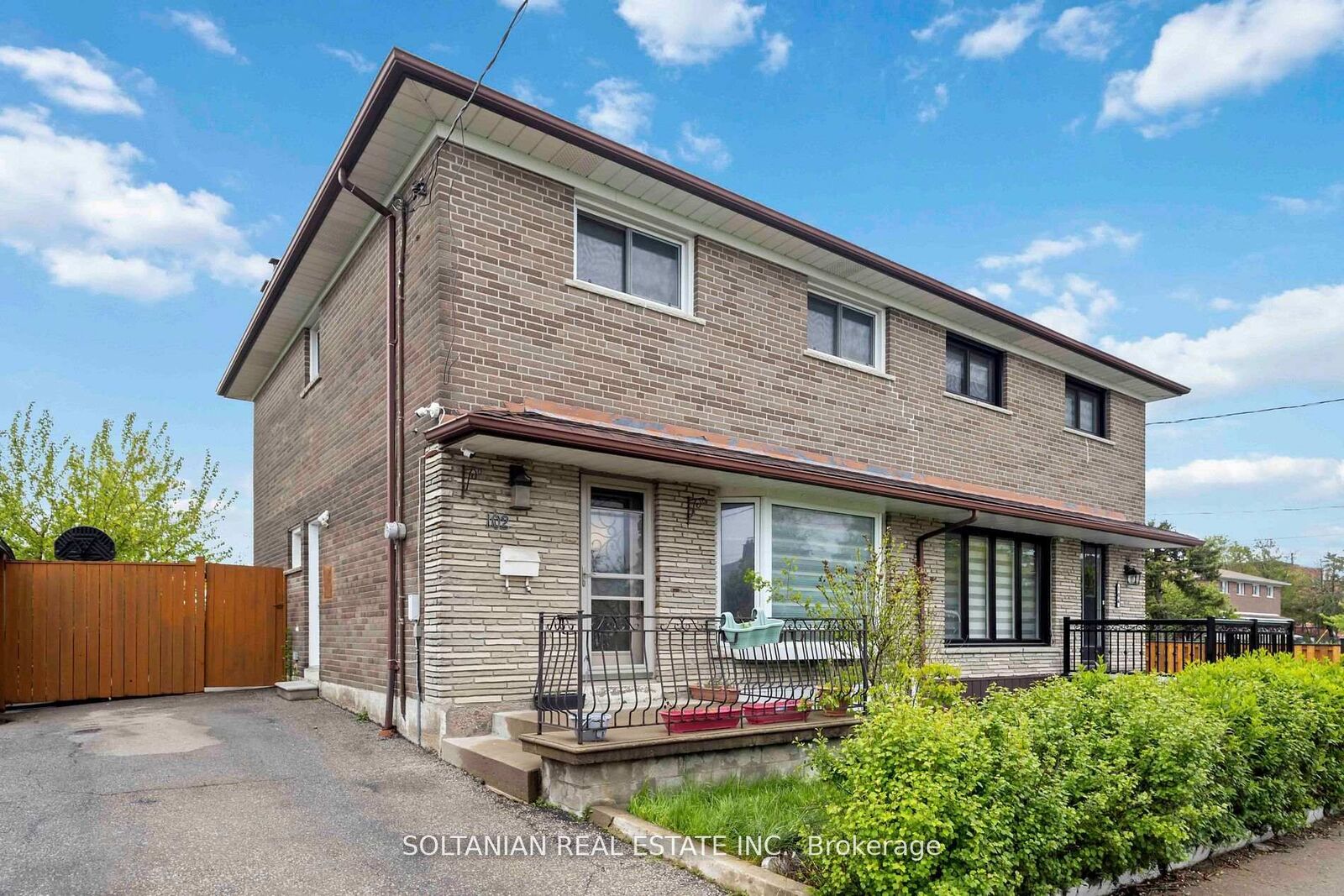Property Photo: 102 Elnathan Crescent ON M9L 2G1