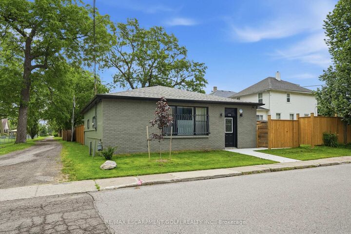 Property Photo:  5196 Fourth Avenue  ON L2E 1P4 