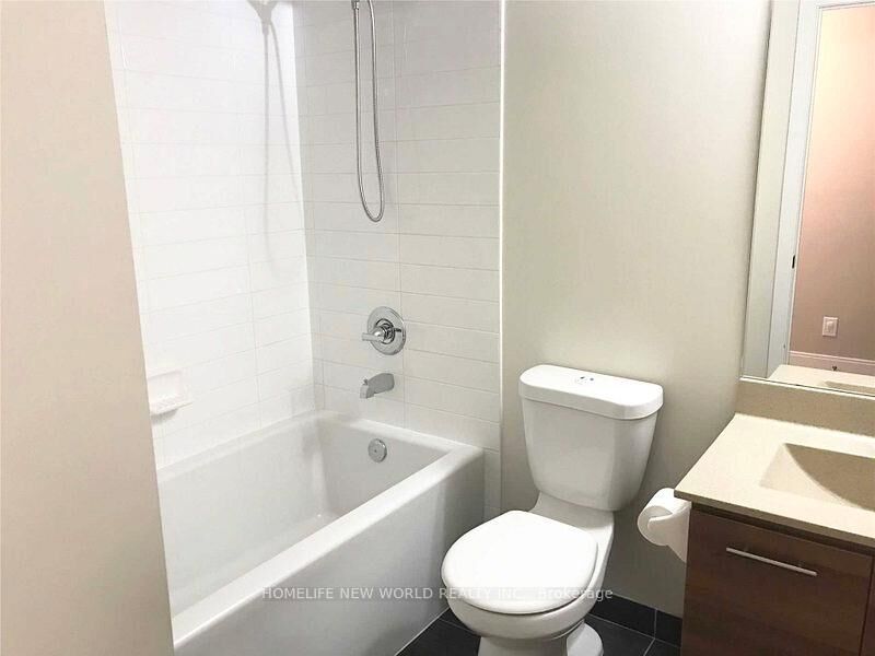 Property Photo: 135 Village Green Square 1718 ON M1S 0G4