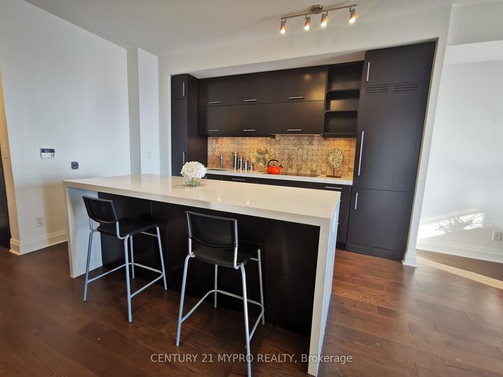 Property Photo: 65 St Mary Street 2405 ON M5S 0A6