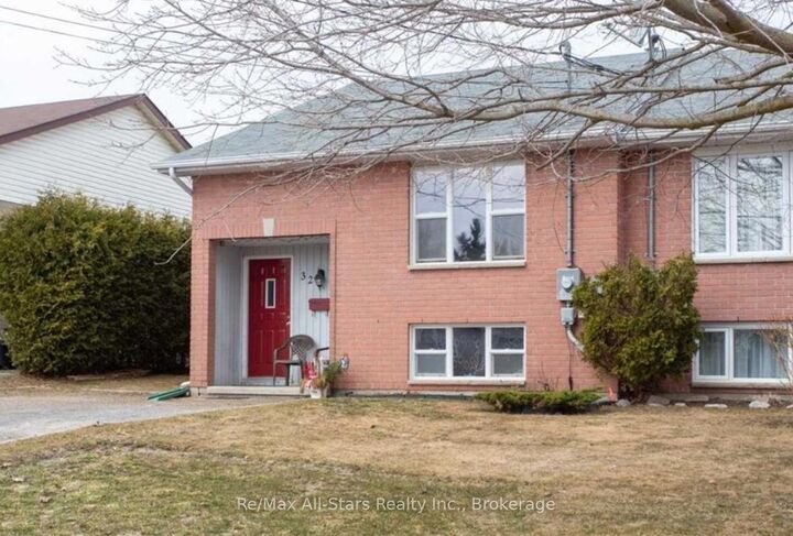 32 St George Street — photo 1