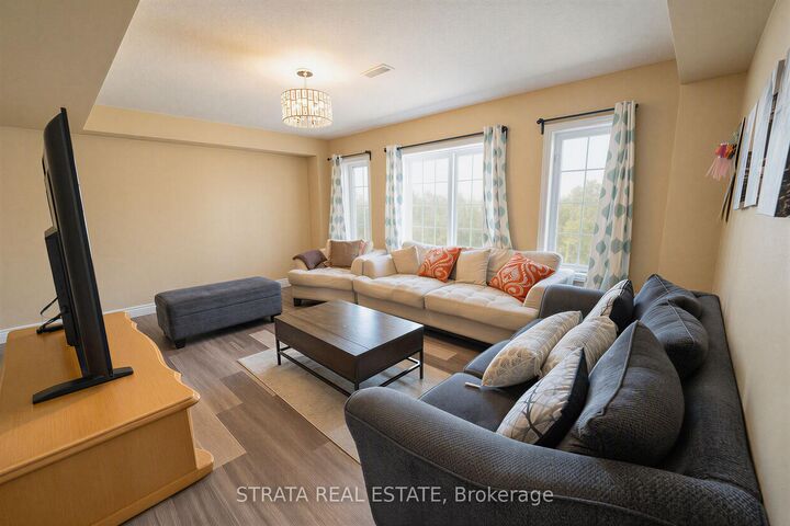 Photo de la propriété:  628A Woodlawn Road E  ON N1E 0K4 