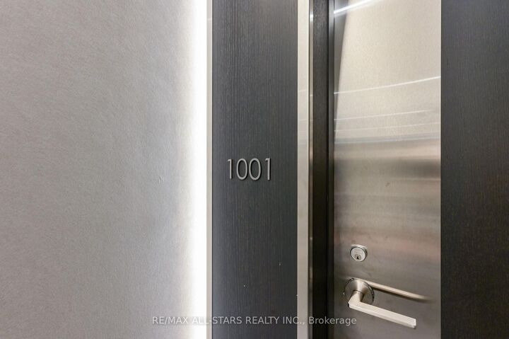 Property Photo:  609 Avenue Road 1001  ON M4V 0B1 