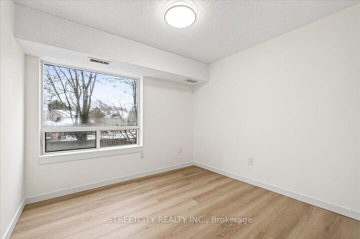 Property Photo: 521 Riverside Drive W 301 ON N6H 5E2