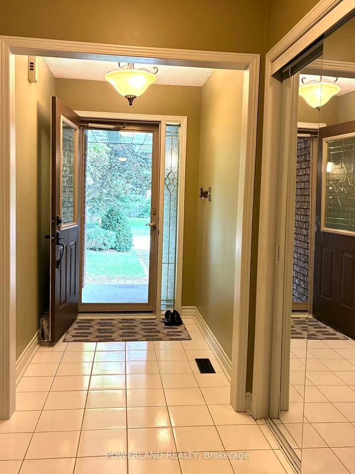Property Photo: 816 Hollander Road ON L3Y 8H4