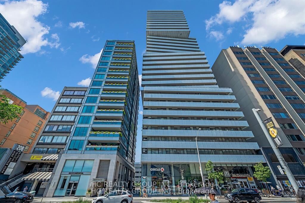 Property Photo: 200 Bloor Street W 904 ON M5S 0B1
