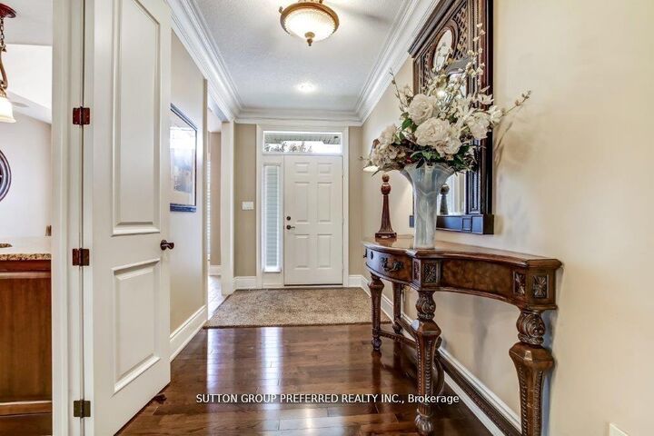 Property Photo: 124 North Centre Road 23 ON N5X 4R3